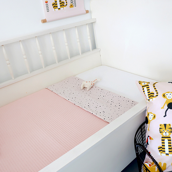 Ledikantdeken Babykamer roze | Wafelstof roze Bi&Li
