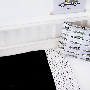 Ledikantdeken Babykamer triangel op wit | Wafelstof zwart
